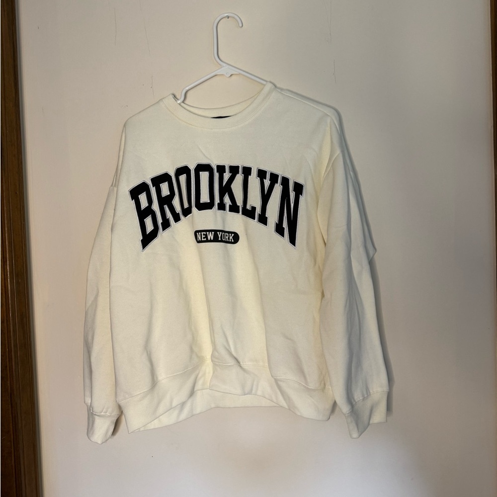 Forever 21 Cream Graphic Sweatshirt